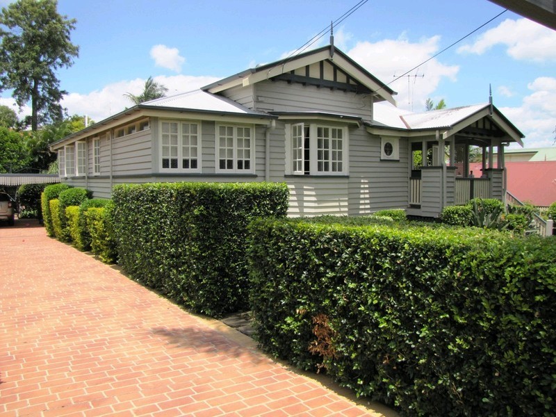 8 Hunter Street, Greenslopes QLD 4120