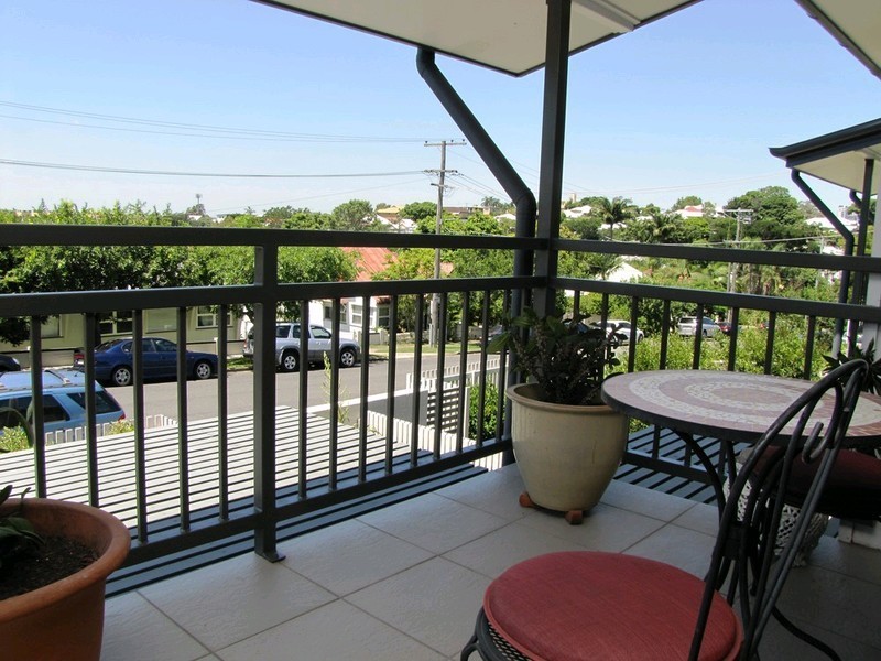 2/36 Tenth Avenue, Windsor QLD 4030