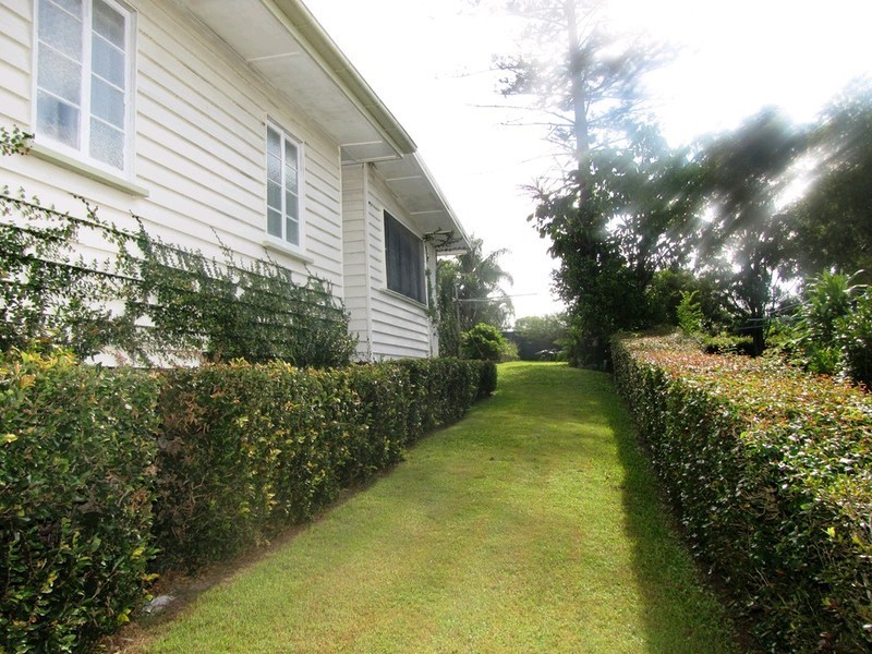 16 Chisholm Street, Stafford Heights QLD 4053