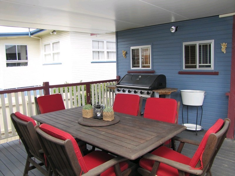 18 Sydney Street, Kedron QLD 4031