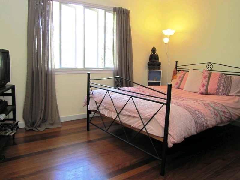 69 Finsbury Street, Newmarket QLD 4051