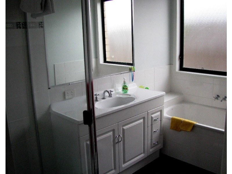 24 Water Street, Kallangur QLD 4503