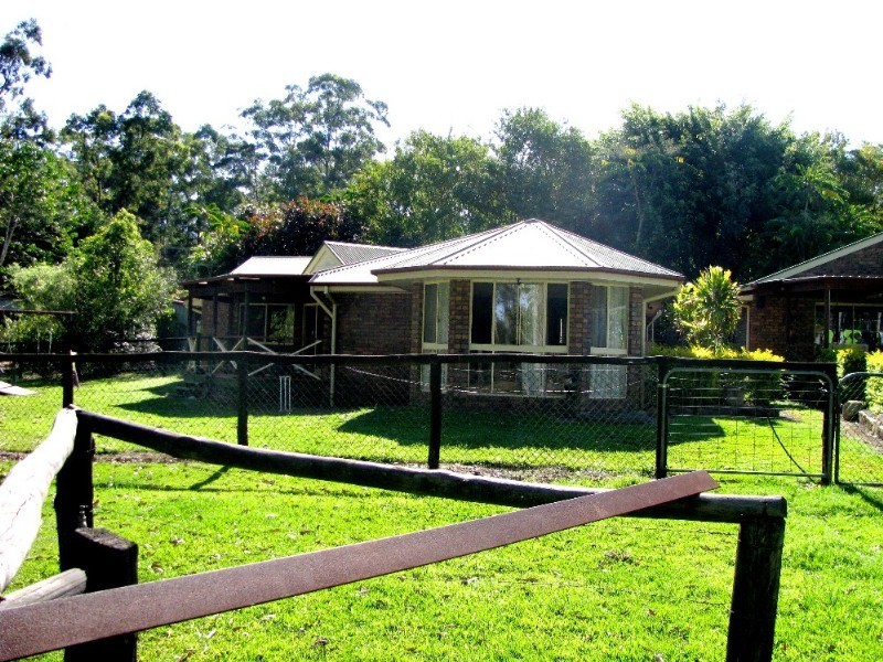 512-516 Oakey Flat Road, Morayfield QLD 4506