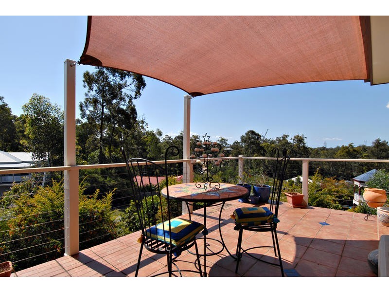 1 Crebra lane, Cashmere QLD 4500