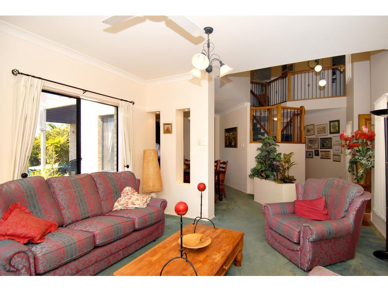 1 Crebra lane, Cashmere QLD 4500