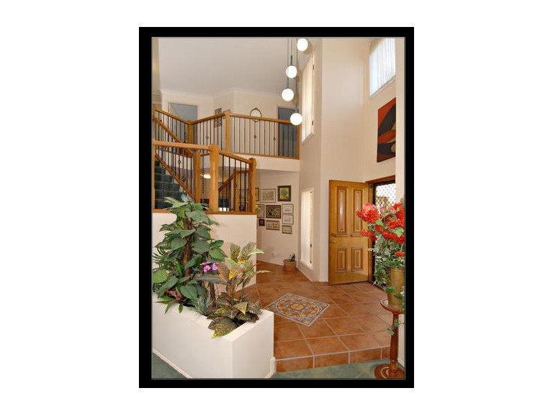 1 Crebra lane, Cashmere QLD 4500