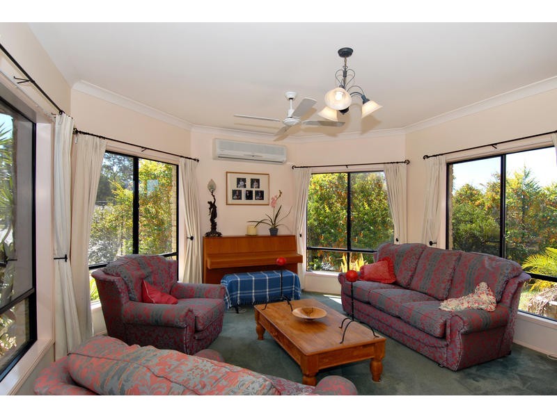 1 Crebra lane, Cashmere QLD 4500