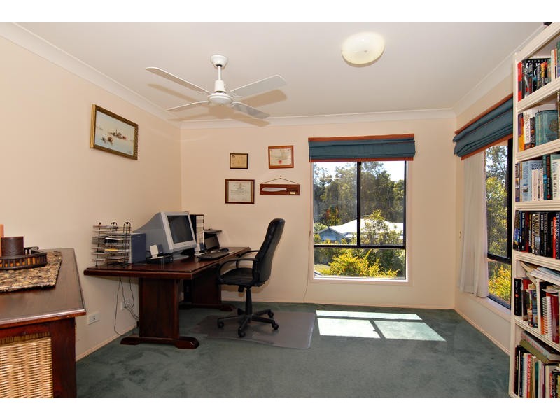 1 Crebra lane, Cashmere QLD 4500