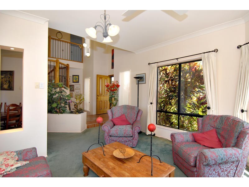 1 Crebra lane, Cashmere QLD 4500