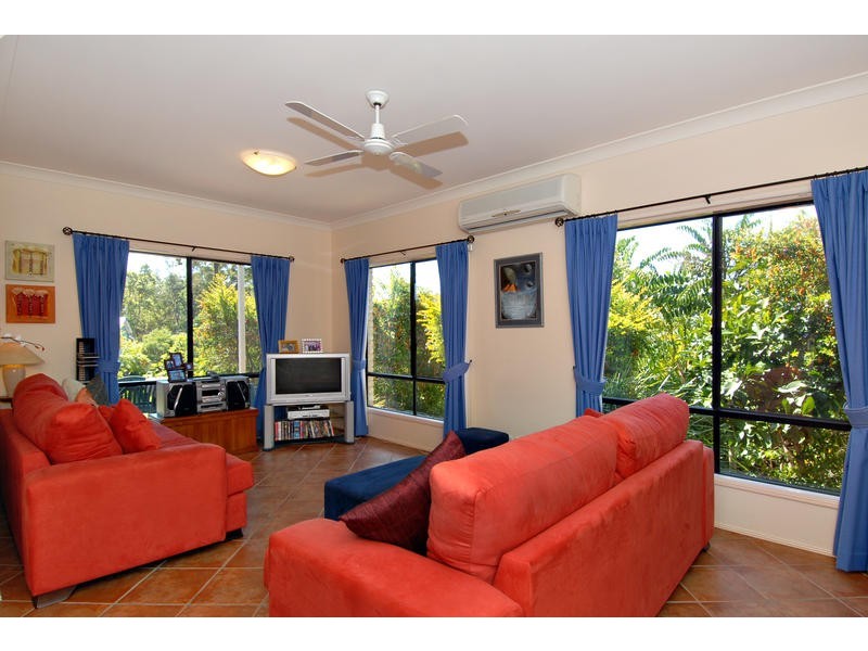 1 Crebra lane, Cashmere QLD 4500