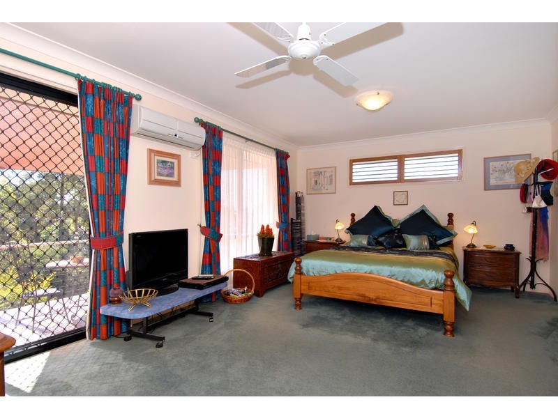 1 Crebra lane, Cashmere QLD 4500