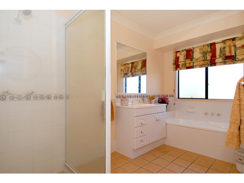 1 Crebra lane, Cashmere QLD 4500