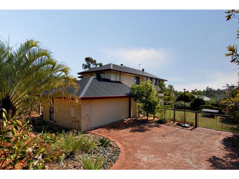 1 Crebra lane, Cashmere QLD 4500