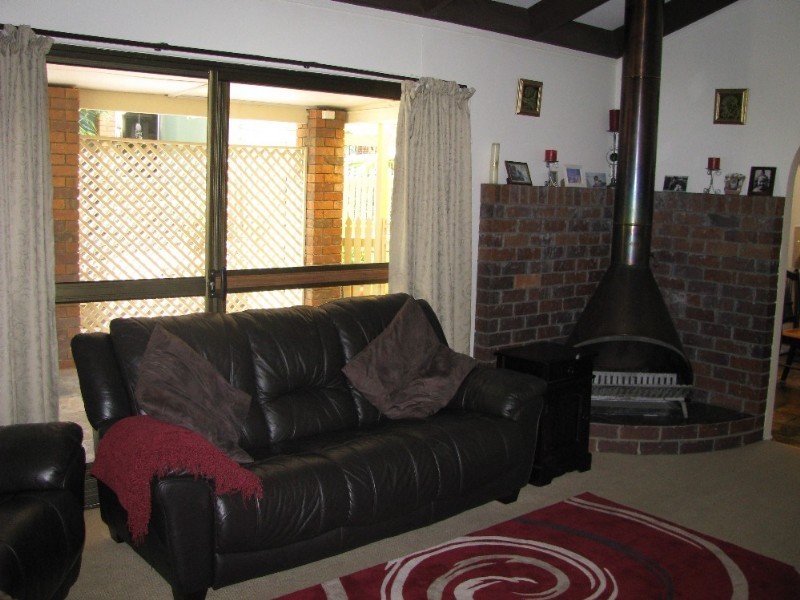 6 Frenchs Road, Petrie QLD 4502