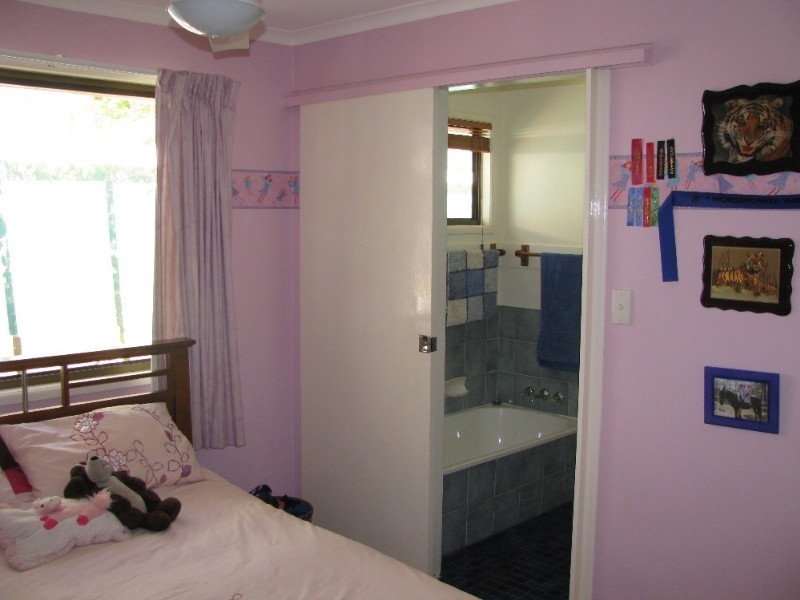 6 Frenchs Road, Petrie QLD 4502