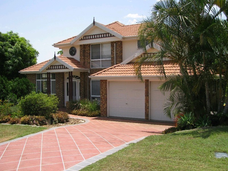 17 Castle Hill Drive, Murrumba Downs QLD 4503