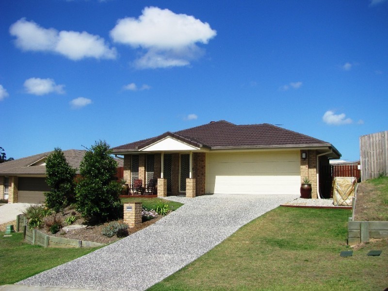 4 Caitlin Court, Kallangur QLD 4503