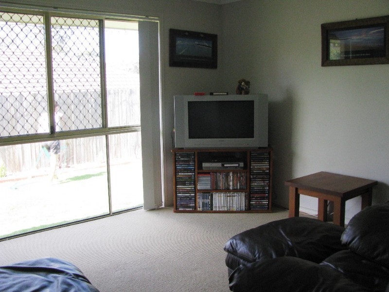 4 Caitlin Court, Kallangur QLD 4503