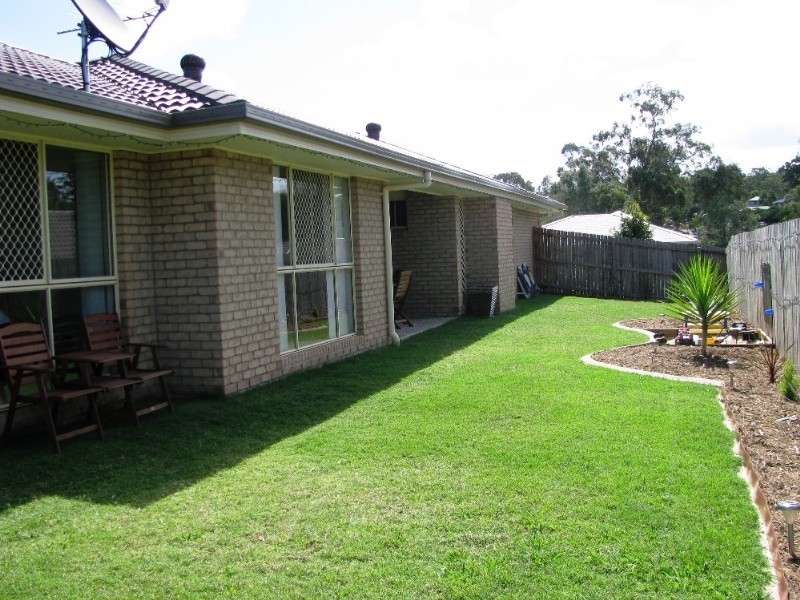 4 Caitlin Court, Kallangur QLD 4503