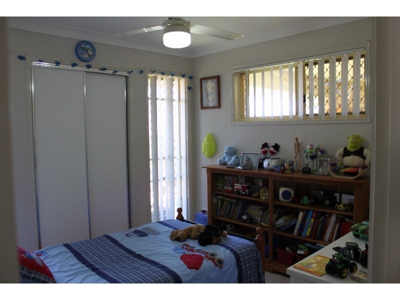 4 Caitlin Court, Kallangur QLD 4503