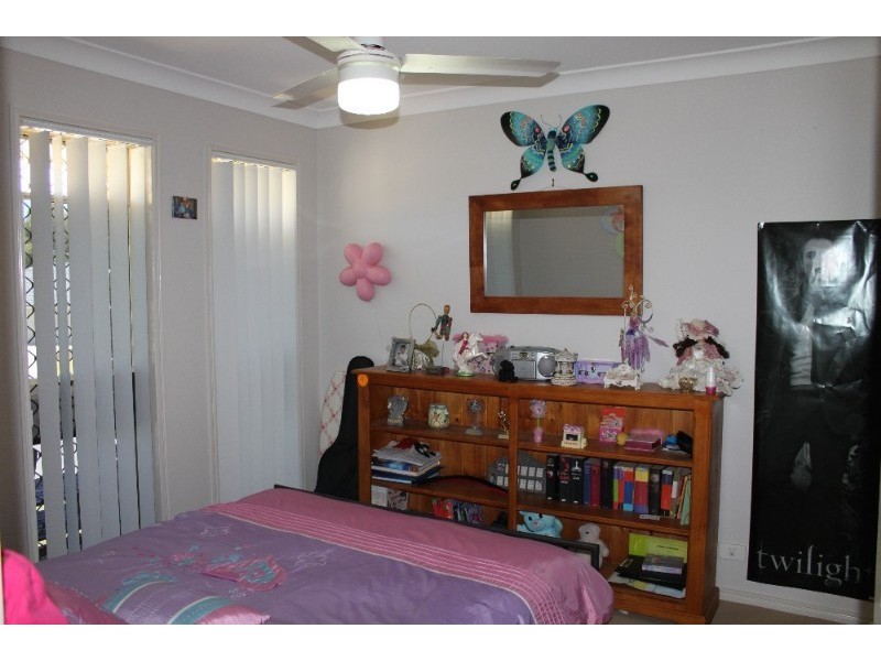 4 Caitlin Court, Kallangur QLD 4503