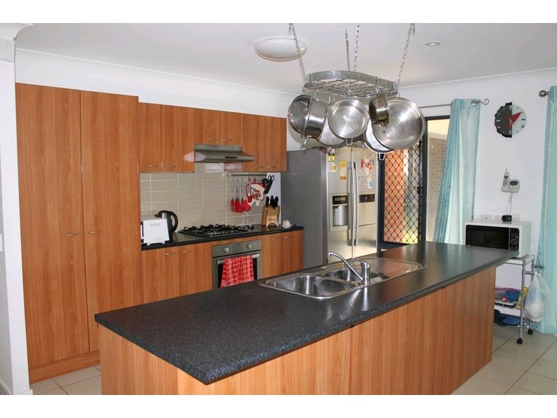 7 Waratah Court, Kallangur QLD 4503