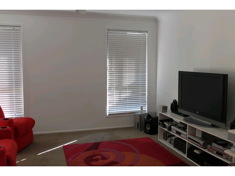 7 Waratah Court, Kallangur QLD 4503