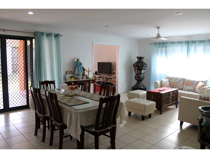 7 Waratah Court, Kallangur QLD 4503