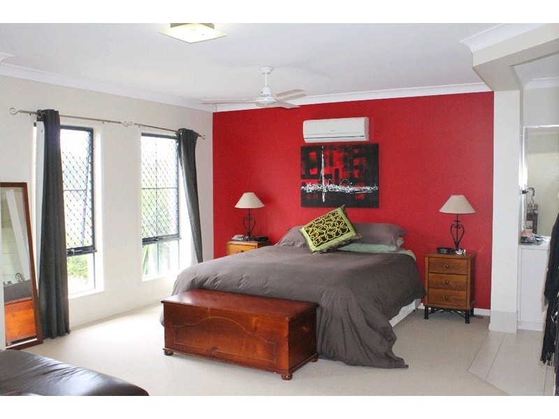 6 Manor Close, Murrumba Downs QLD 4503