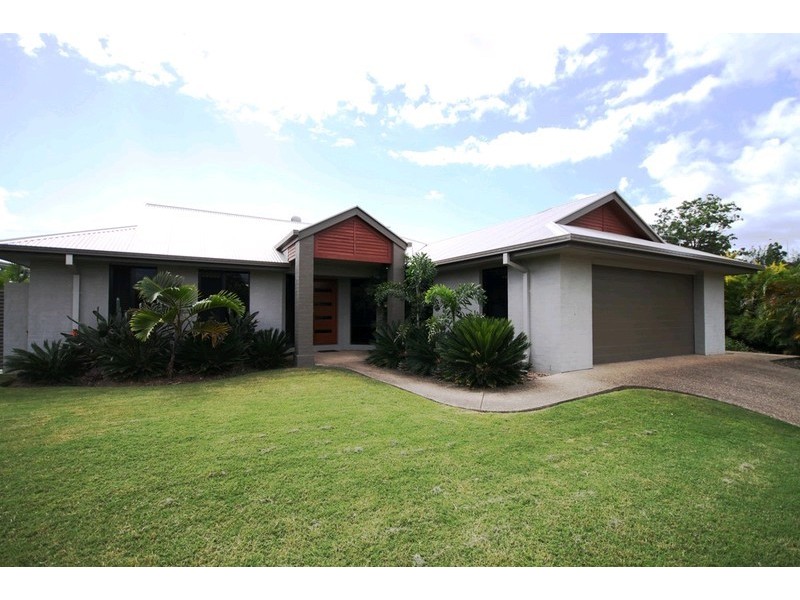4 Bella Street, Cashmere QLD 4500