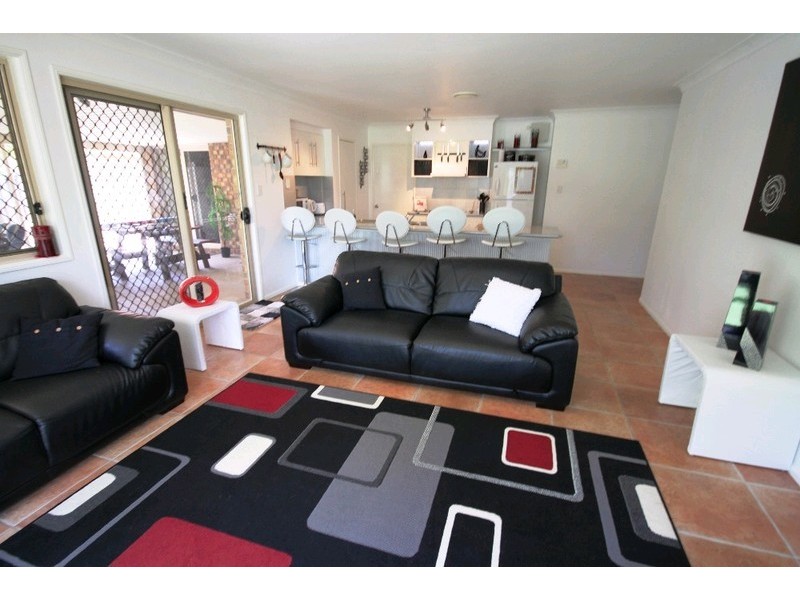 16 Whitfield Court, Narangba QLD 4504