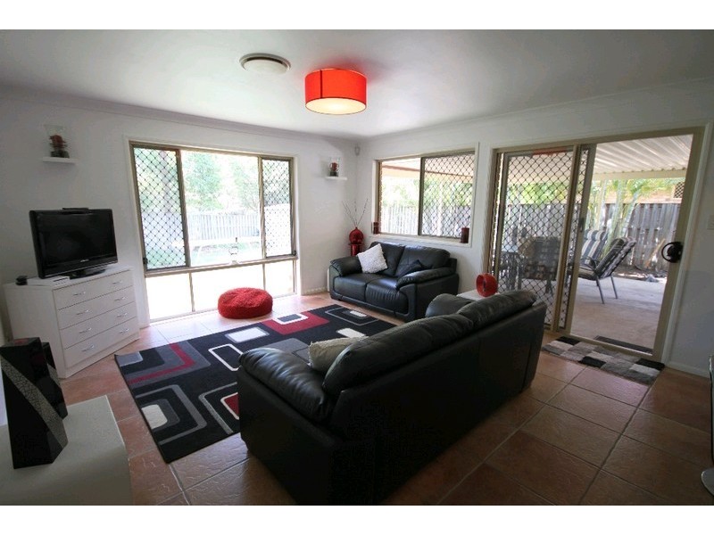 16 Whitfield Court, Narangba QLD 4504