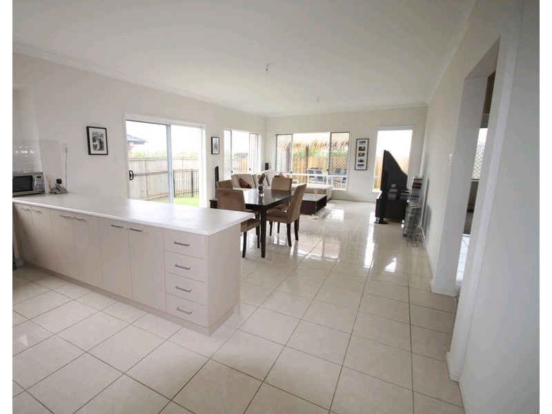 18 Morgan Street, North Lakes QLD 4509