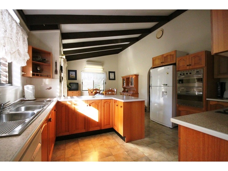 8 Sylvan Court, Kallangur QLD 4503