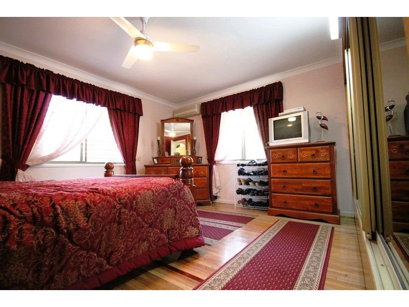 8 Sylvan Court, Kallangur QLD 4503