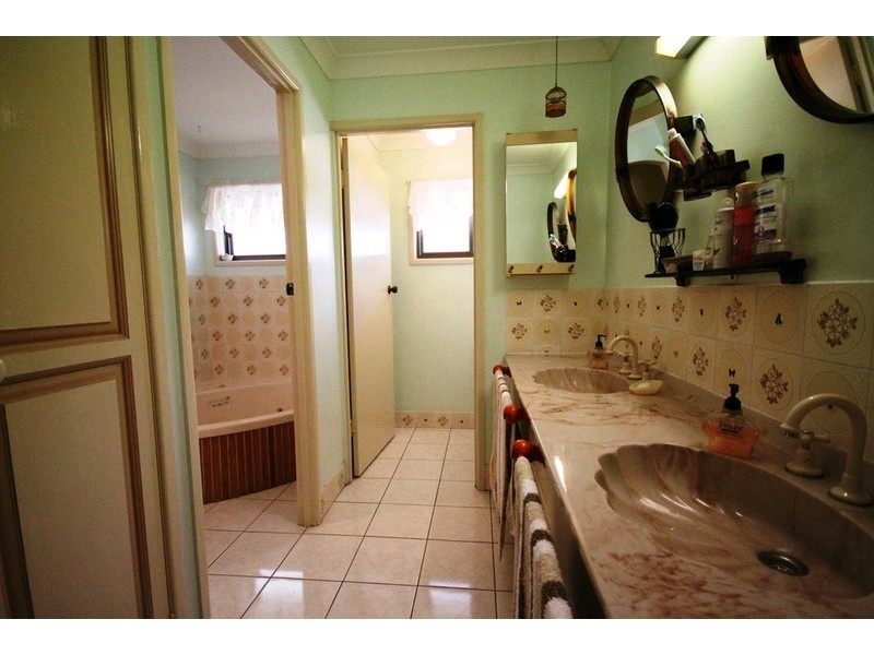 8 Sylvan Court, Kallangur QLD 4503