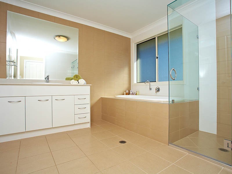 28 Yellow Robin Court, Narangba QLD 4504