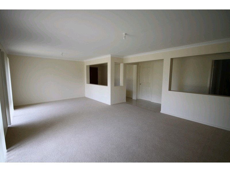 2 Wedgetail Circuit, Narangba QLD 4504