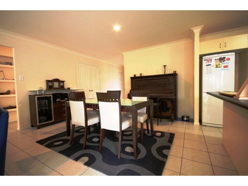 8 Ulysses Street, Kallangur QLD 4503