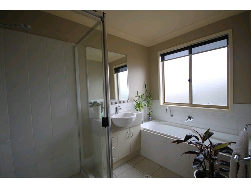 8 Ulysses Street, Kallangur QLD 4503