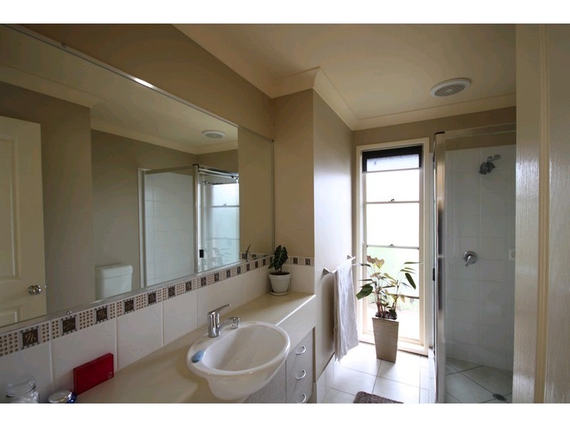 8 Ulysses Street, Kallangur QLD 4503