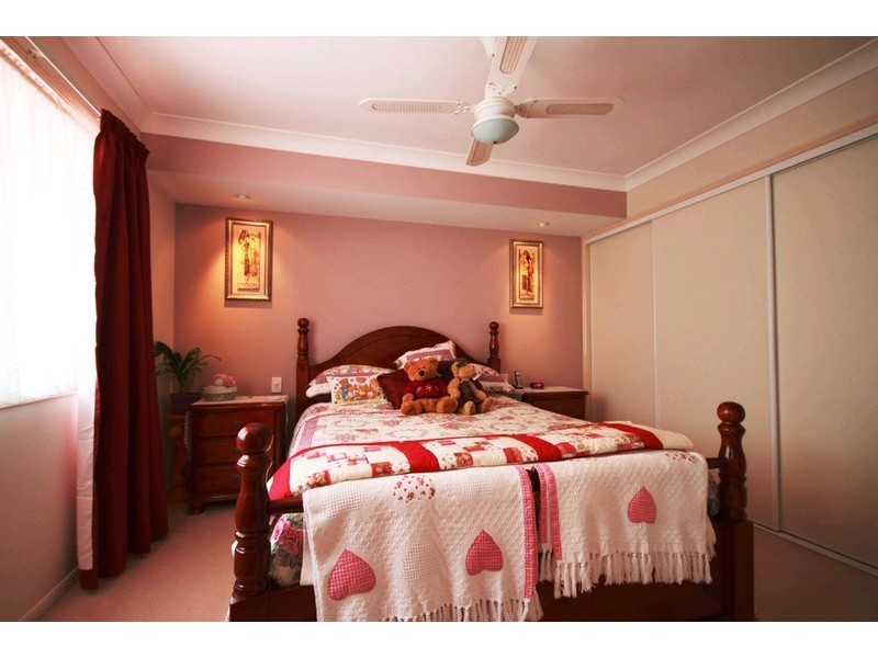 102 Sheaves Road, Kallangur QLD 4503