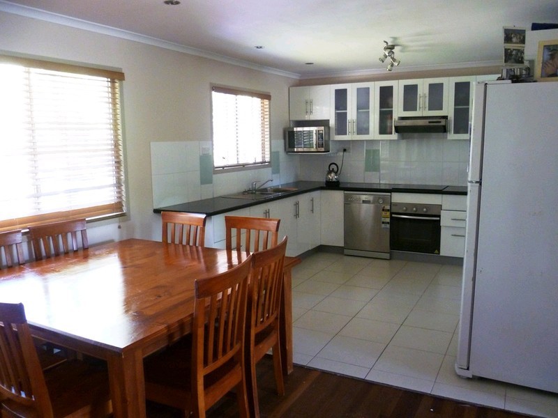 8 Kift Court, Kallangur QLD 4503
