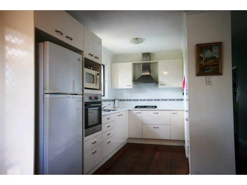 8 Lavercombe Drive, Kallangur QLD 4503