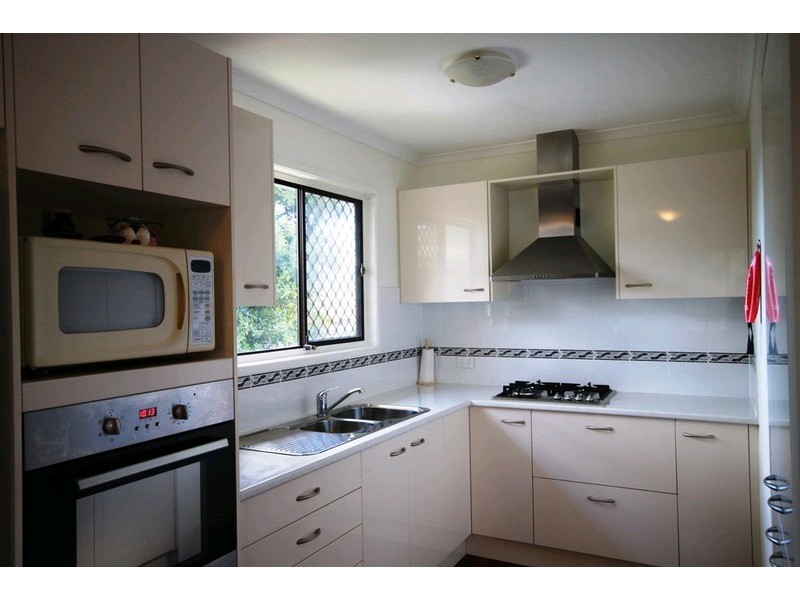 8 Lavercombe Drive, Kallangur QLD 4503