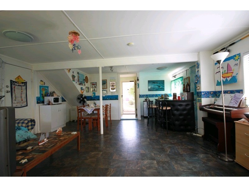 8 Lavercombe Drive, Kallangur QLD 4503