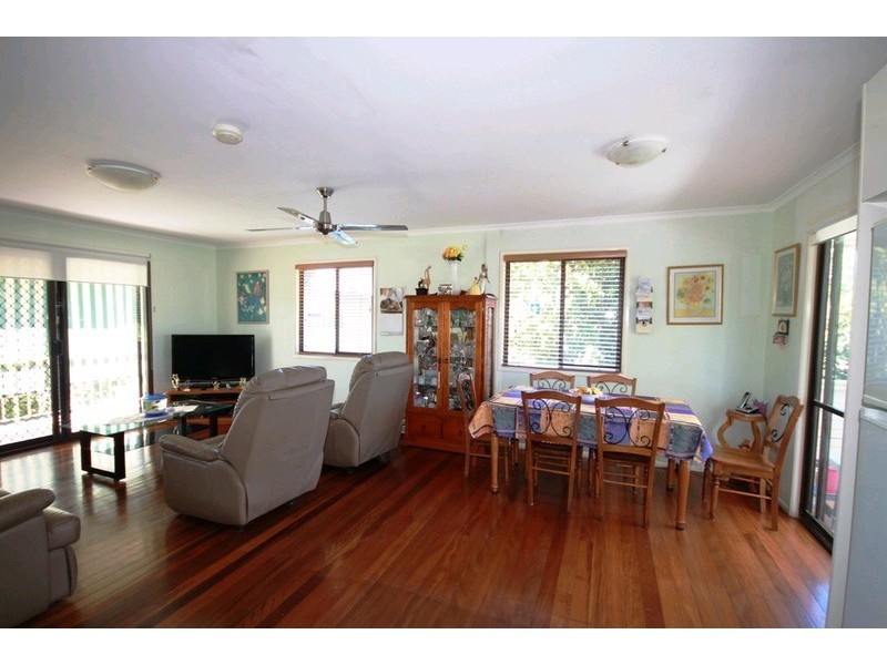 8 Lavercombe Drive, Kallangur QLD 4503