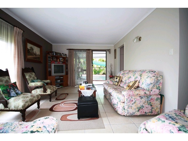 35 Arrakune Crescent, Kallangur QLD 4503