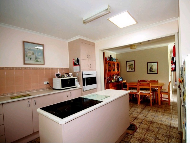 35 Arrakune Crescent, Kallangur QLD 4503