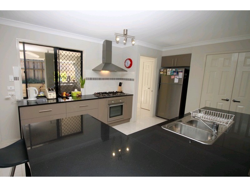 15 Marasco Court, Dakabin QLD 4503